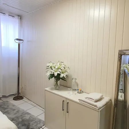 Lia ホームステイ ビール